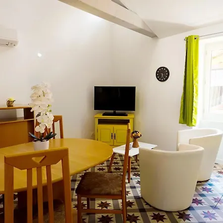 דירה L'ecrin De - Lac, Centre-ville Et Parking סיסטרון